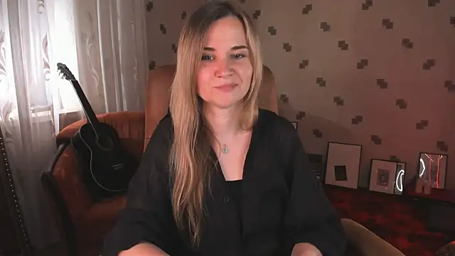 Snapshot of MiaSparkes chatting on June 26, 8:53 am MiaSparkes online show from June 26, 8:53 am