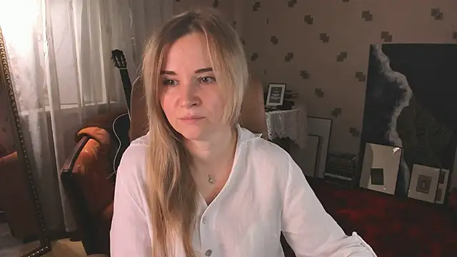 Snapshot of MiaSparkes chatting on June 17, 10:58 am MiaSparkes online show from June 17, 10:58 am