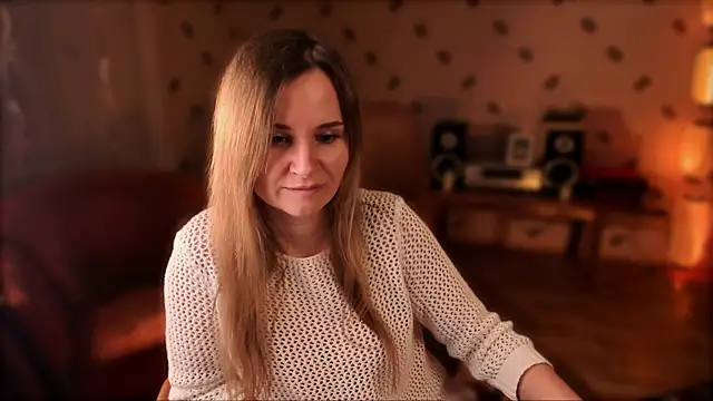 MiaSparkes online show from April 14, 9:25 am