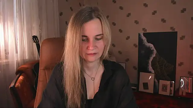 Snapshot of MiaSparkes chatting on June 23, 11:30 am MiaSparkes online show from June 23, 11:30 am