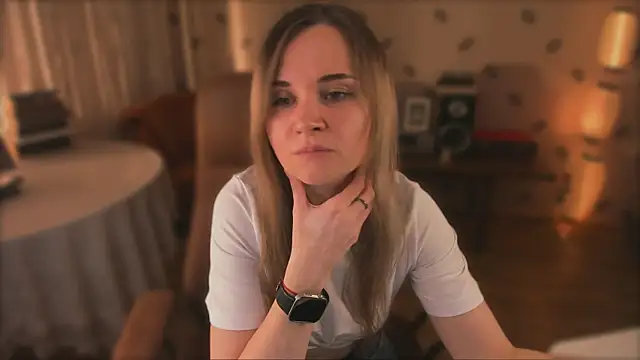 MiaSparkes online show from May 13, 9:27 am
