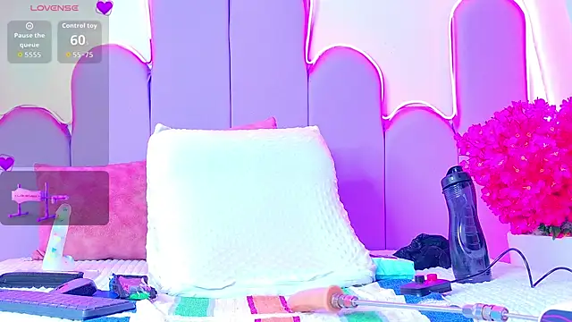 Candy Mari online show from June 13, 7:45 pm