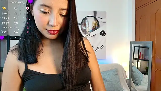 Snapshot of Luna_Ferrer10 chatting on July 18, 4:37 pm Luna Ferrer10 online show from July 18, 4:37 pm