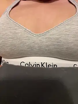 zoey166 online show from April 15, 5:28 pm