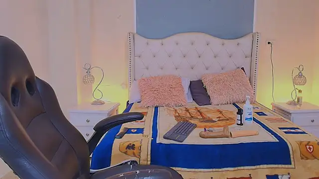 Snapshot of elizabeth_santos1 chatting on May 18, 9:19 pm elizabeth santos1 online show from May 18, 9:19 pm