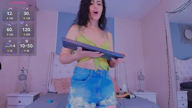 Snapshot of elizabeth_santos1 chatting on April 10, 9:11 pm elizabeth santos1 online show from April 10, 9:11 pm