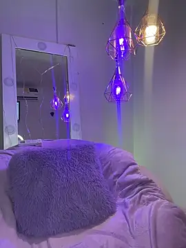 ViankaRose online show from April 14, 11:37 am