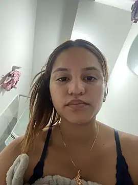 ViankaRose online show from May 12, 9:48 am