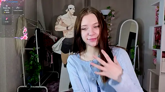 BlueberryMilMil online show from April 14, 9:31 pm