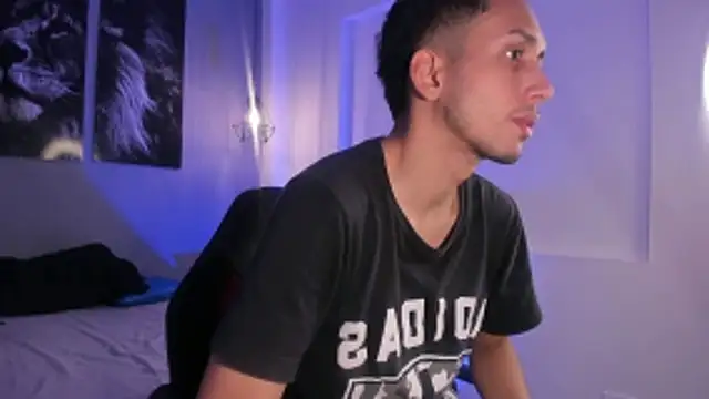 Snapshot of Zack_isback chatting on April 10, 7:54 pm Zack isback online show from April 10, 7:54 pm