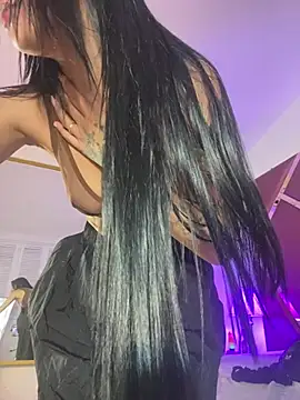 ZoeHarpers online show from April 18, 7:07 pm