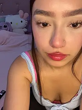Snapshot of Miakittyyy chatting on June 10, 2:29 pm Miakittyyy online show from June 10, 2:29 pm