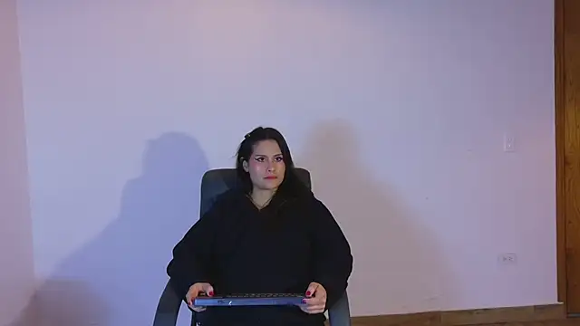 Snapshot of alanis_22 chatting on July 2, 7:14 am alanis 22 online show from July 2, 7:14 am