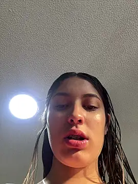 Snapshot of Lucyfer-fire chatting on May 5, 11:24 am Lucyfer-fire online show from May 5, 11:24 am