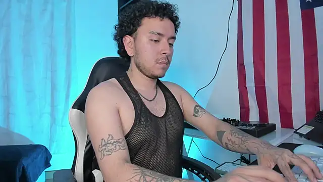 alexmontesco online show from April 22, 11:00 pm