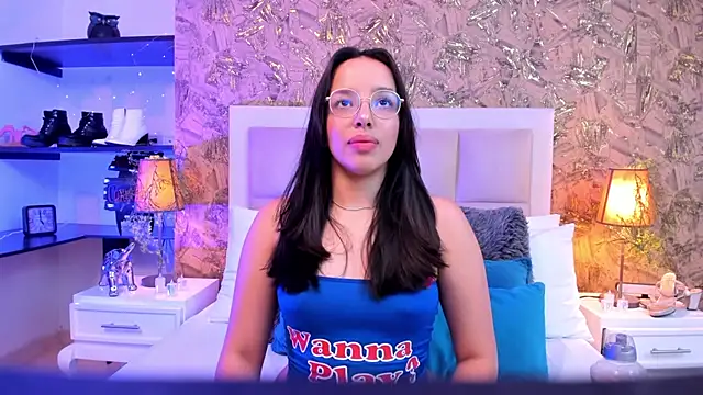 Snapshot of ValkyriaSteel chatting on May 3, 7:39 pm ValkyriaSteel online show from May 3, 7:39 pm