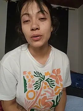 NefertitiXO online show from May 5, 5:32 am