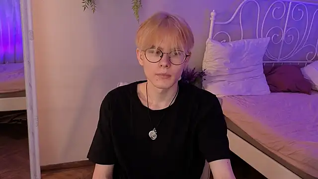 Liam Blair online show from April 12, 5:33 am