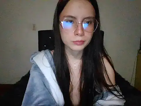 Lilith0423 online show from April 17, 2:58 am