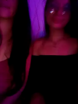 Lilith0423 online show from May 16, 4:22 am