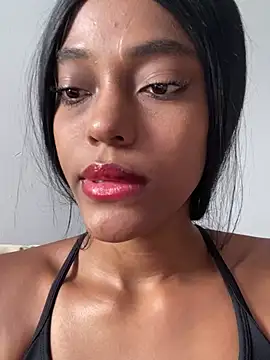 Brunette  Hot XXX online show from April 20, 9:05 pm