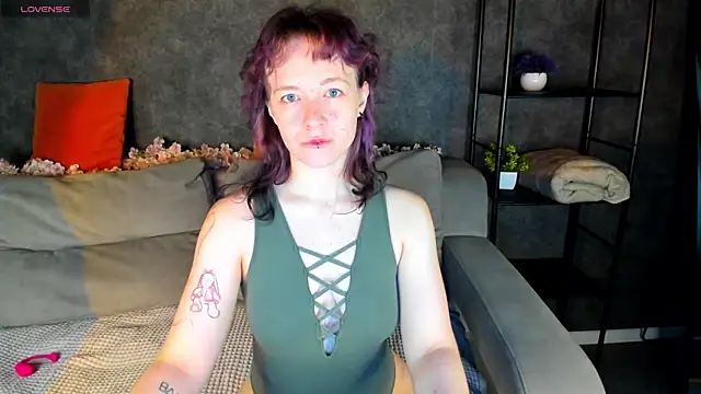 Snapshot of Ricki_Bloom chatting on July 19, 1:03 am Ricki Bloom online show from July 19, 1:03 am