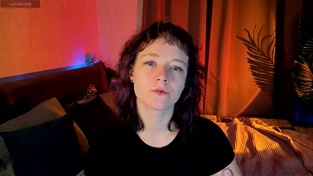 Snapshot of Ricki_Bloom chatting on July 2, 1:17 am Ricki Bloom online show from July 2, 1:17 am