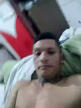 Snapshot of elchamogabotiktok chatting on April 23, 10:11 am elchamogabotiktok online show from April 23, 10:11 am