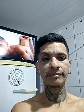Snapshot of elchamogabotiktok chatting on May 31, 1:11 am elchamogabotiktok online show from May 31, 1:11 am