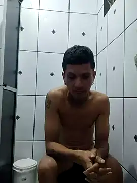 Snapshot of elchamogabotiktok chatting on May 5, 5:10 am elchamogabotiktok online show from May 5, 5:10 am