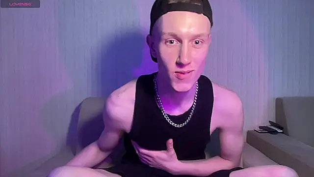 Travis Gracile online show from April 21, 9:16 am