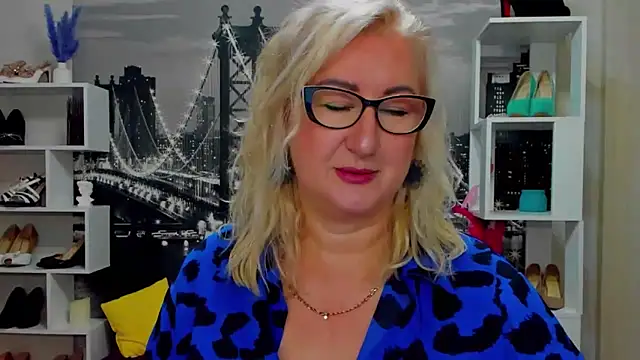 DianaFrances online show from May 13, 7:48 am