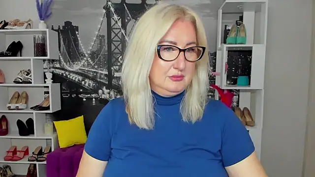 DianaFrances online show from May 3, 10:53 am