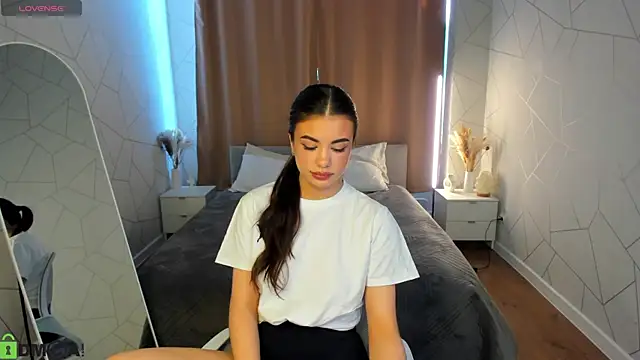 Alisha Blakee online show from April 22, 9:49 am
