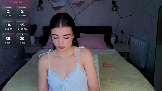 Snapshot of Alisha_Blakee chatting on June 18, 4:56 pm Alisha Blakee online show from June 18, 4:56 pm