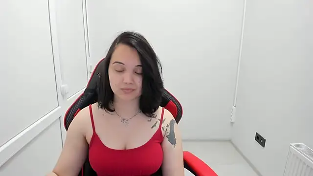 Snapshot of Caroline_cutte chatting on June 19, 7:47 am Caroline cutte online show from June 19, 7:47 am