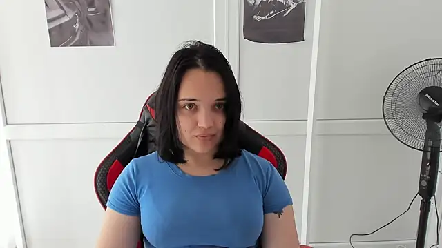 Snapshot of Caroline_cutte chatting on June 3, 9:54 am Caroline cutte online show from June 3, 9:54 am