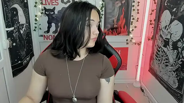 Snapshot of Caroline_cutte chatting on July 6, 9:49 am Caroline cutte online show from July 6, 9:49 am