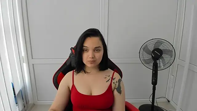 Snapshot of Caroline_cutte chatting on June 17, 8:36 am Caroline cutte online show from June 17, 8:36 am