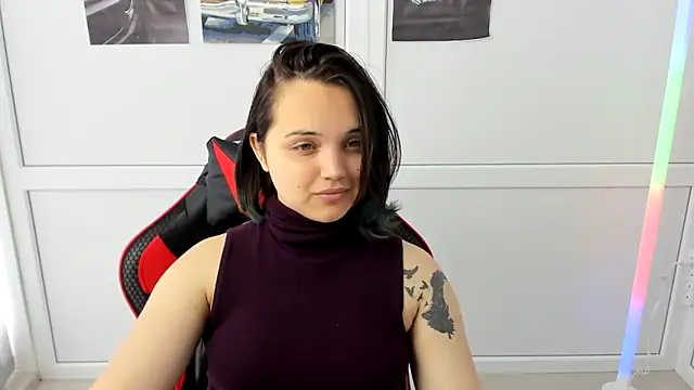 Snapshot of Caroline_cutte chatting on May 13, 6:42 am Caroline cutte online show from May 13, 6:42 am