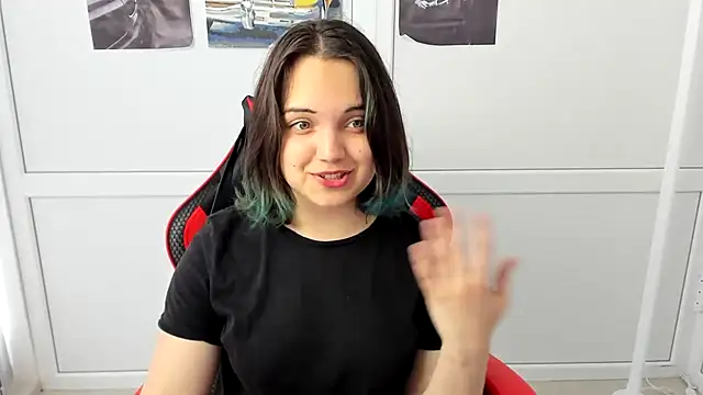 Snapshot of Caroline_cutte chatting on May 9, 6:50 am Caroline cutte online show from May 9, 6:50 am