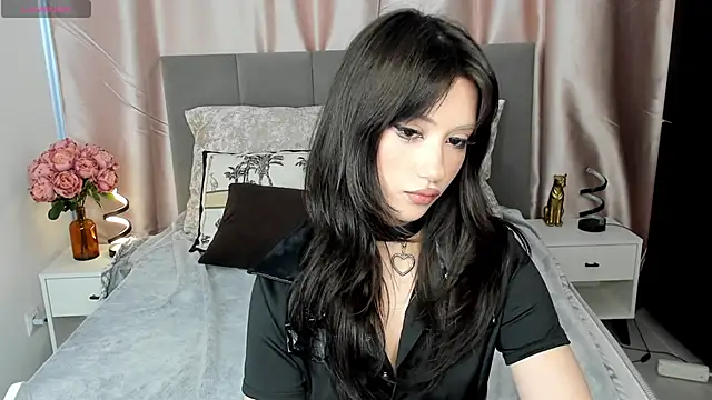 BrianaSteels online show from May 15, 9:18 am