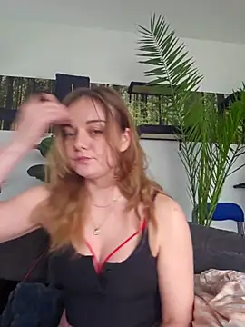 AliceLiddle  online show from April 14, 8:41 am