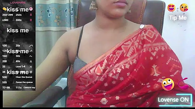 Snapshot of zareen_approach chatting on July 18, 5:43 pm zareen approach online show from July 18, 5:43 pm