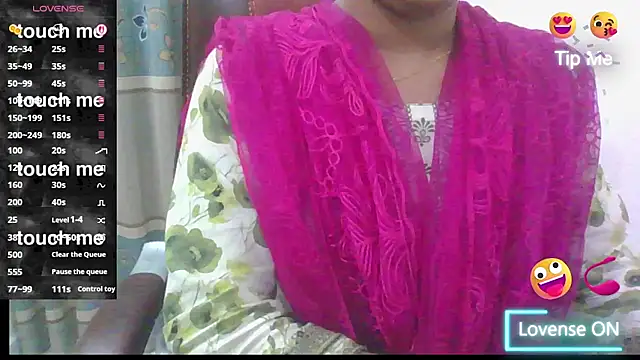 Snapshot of zareen_approach chatting on July 8, 3:34 pm zareen approach online show from July 8, 3:34 pm