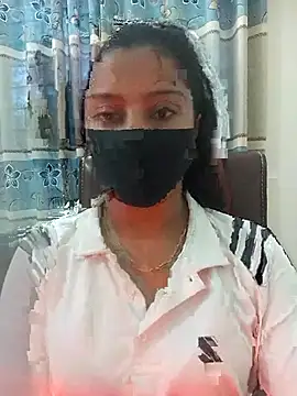 Snapshot of zareen_approach chatting on June 27, 10:54 am zareen approach online show from June 27, 10:54 am