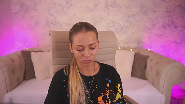 DoveLovee online show from June 11, 1:19 pm