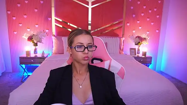 DoveLovee online show from July 10, 6:02 am