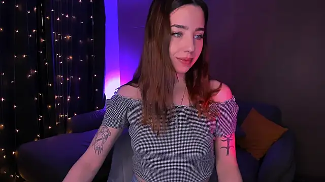CharliGrace  online show from April 14, 8:19 am