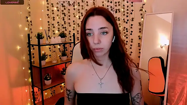 Snapshot of CharliGrace_ chatting on July 12, 5:08 am CharliGrace online show from July 12, 5:08 am